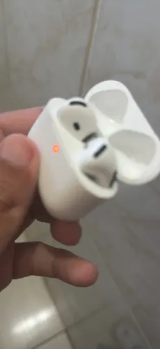 AirPods 4