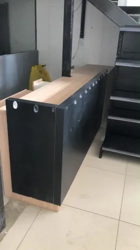 Balcão comercial grande em MDF 2,75m com gavetas
