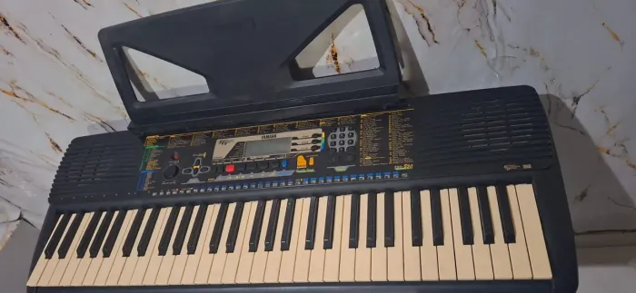 Lindo teclado yamaha 5 oitavas