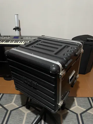 Case rack 9U KGB poliestireno leve e resistente