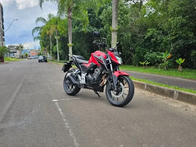 CB300F Twister aceito troca, financio, parcelo cartão