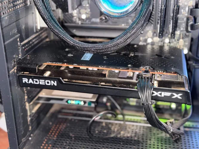 Placa de Video XFX Radeon RX 6650 XT Speedster Swft210, 8GB, GDDR6, 128-bit, RX-665X8DFDY