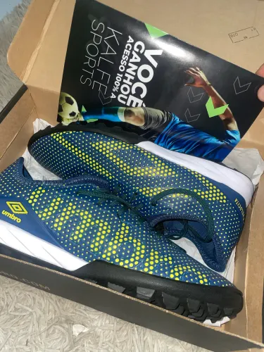 Chuteira Umbro 41