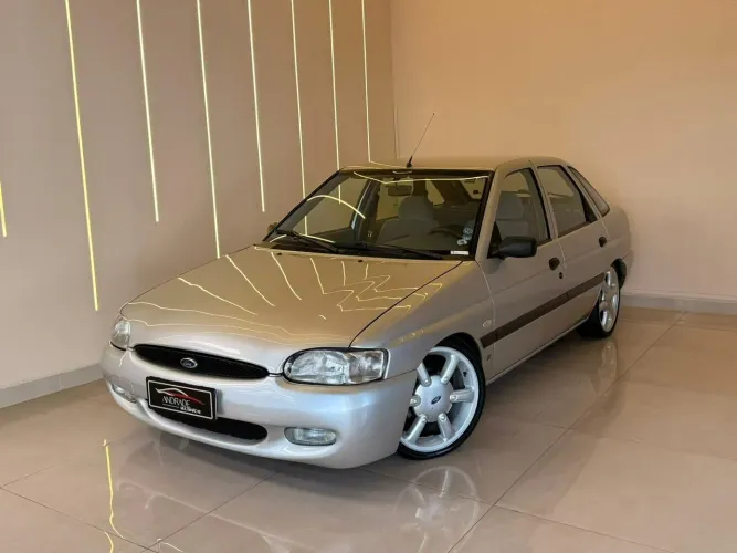Ford Escort GL 1.8i 16V 4P 2000