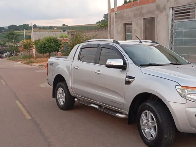 Ford Ranger Limited 3.2 20V 4X4 CD Aut. Dies. 2013