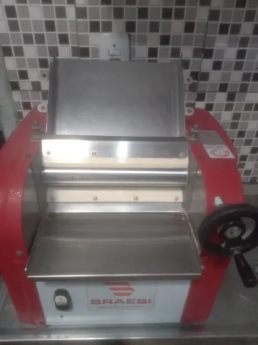 Vendo cilindro elétrico e forno a gás 