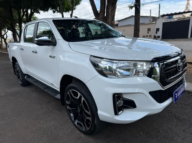 Toyota Hilux CD SRV 4X4 2.8 TDI Diesel Aut. 2020