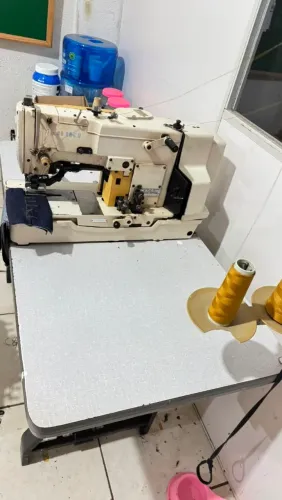 Vende se máquinas de costuras e mesa de corte 