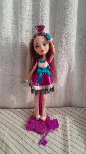 Boneca Ever After High Madeline Hatter Primeiro Capitulo