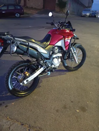 XRE 300 2015