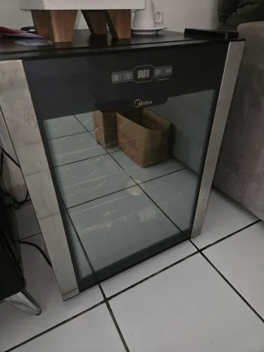 Adega para 24 Garrafas de Vinho