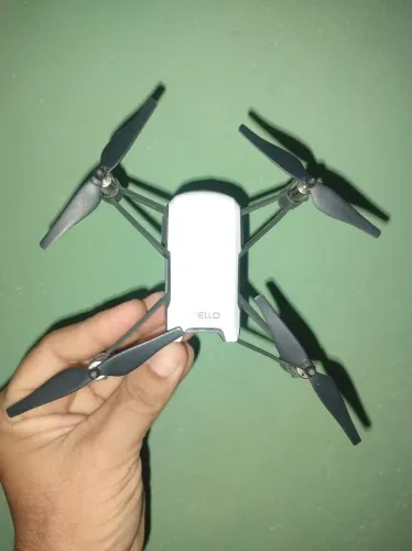 Drone Tello com 2 baterias e carregador 