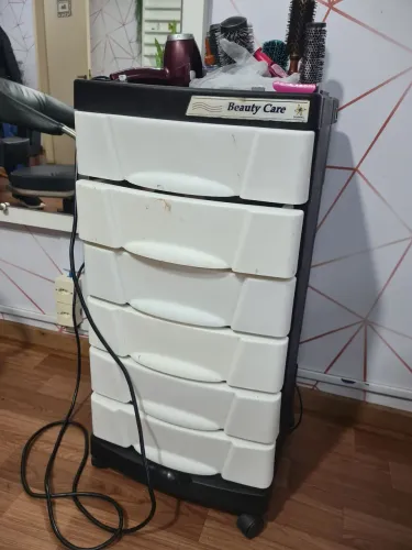 Vende _ se moves para salão de beleza!
