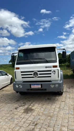 Caminhão bem conservado 