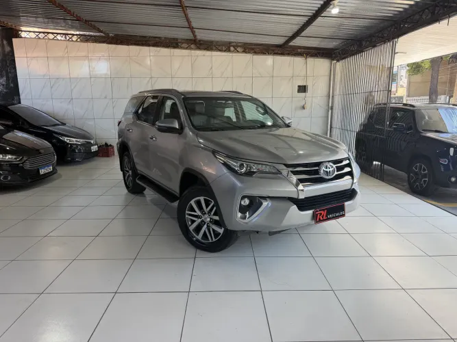 Toyota Hilux SW4 SRX 4X4 2.8 TDI 16V Dies. Aut. 2020