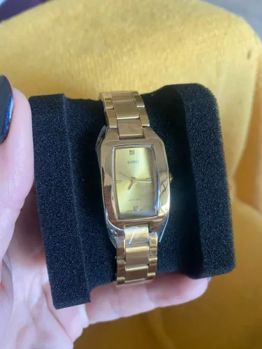 Relógio feminino dourado