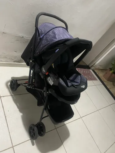 Carrinho de bebê mais bebê conforto cosco
