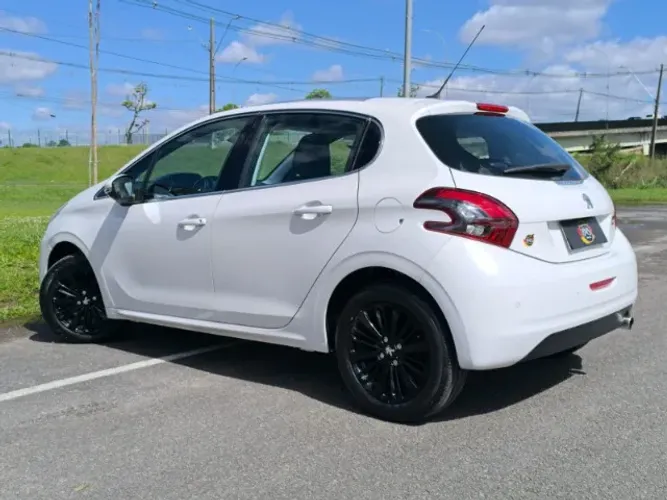 Peugeot 208 Griffe 1.6 Flex 16V 5P Aut. 2015