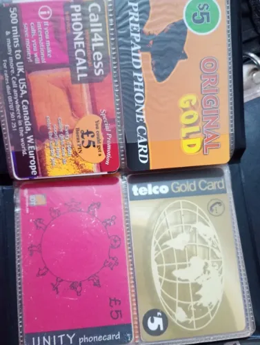 Cartões de orelhão antigos 