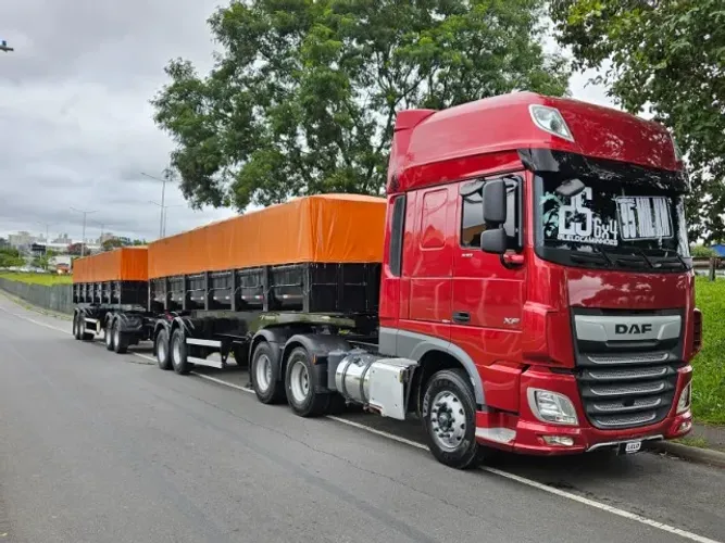 DAF XF 530 6X4 Bug Leve Mola ano 25 Baixo km + Rodocaçamba Noma Ano 2019 35m³ dolly reb