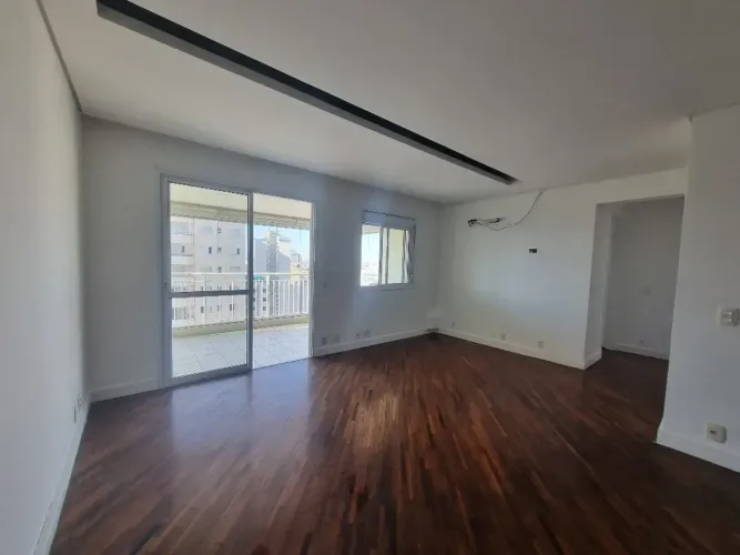 Apartamento de 81 m², com 3 dorms (1 aberto), 1 suíte, varanda, lazer completo
