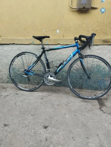 Bicicleta speed Fuji road bike