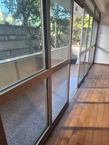 Excelente apto no bairro Serra, 180m Junto ao TJMG, com 3 salas, 4 quartos 2 vga livres.