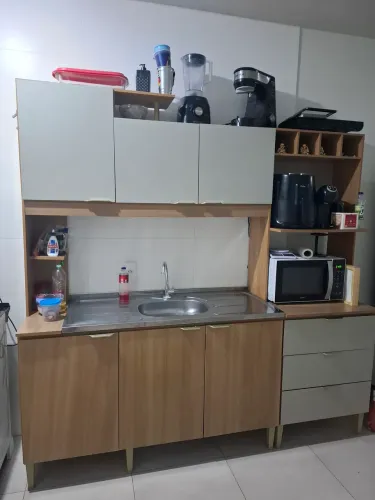 Armário de cozinha compacta