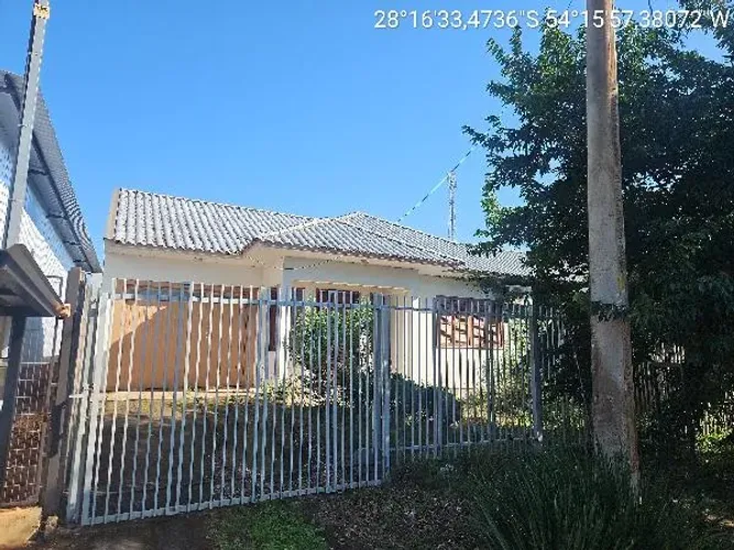 Imóvel com bom aproveitamento Casa no Pascotini, Santo Angelo - RS, Nº 8, 295m² | Leilão