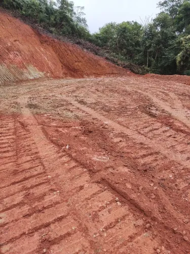 Linda Chácara de 5000m2, apenas 700 metros da BR 262. Perto Casa da Bica