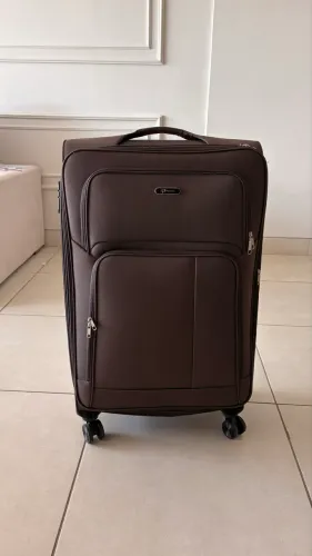 Mala de viagem usada 1x cor marrom