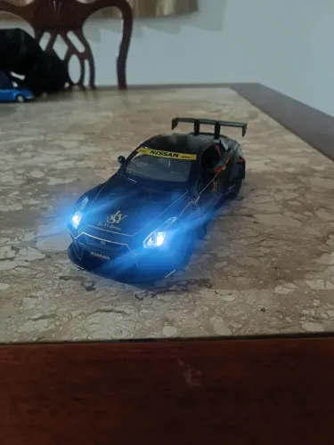 Miniatura 1:24 Nissan GT-r35