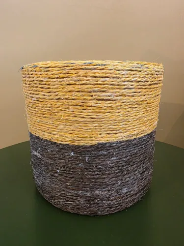 Vaso decorativo colorido com sisal