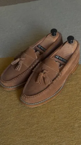 G.H. Bass Lennox Weejuns® Mocassim tassel em camurça caramelo