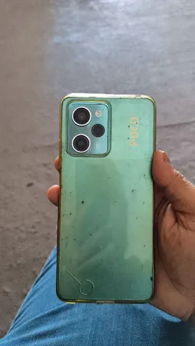 Vendo Cell pocox5 pro com problema na tela, bateria e câmera frontal 