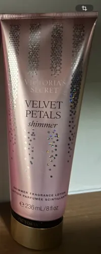 Loção Victoria's Secret Velvet Petals Shimmer 236ml Original com Brilho - R$190