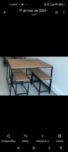 Mesa com 4 banquetas