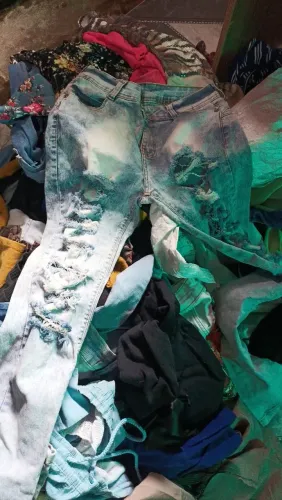Roupa para brechó
