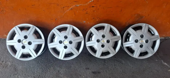 Jogo de Rodas Aro 13 Originais Chevrolet Corsa Classic + Calotas_Aceito Cartão