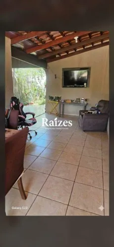 Casa com 3 quartos sendo 1 suíte no Presidente Roosevelt em Uberlândia