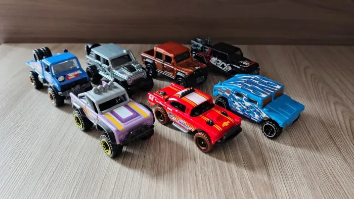 Lote de miniaturas HotWheels Baja - (jeep, land Rover, etc)