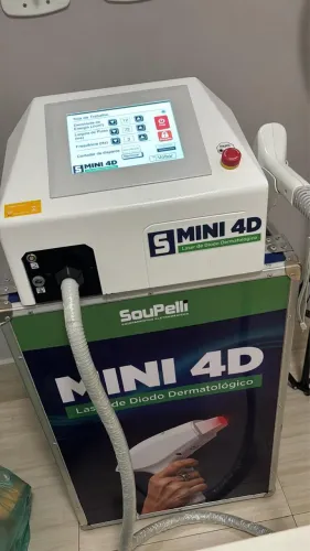 Máquina de Depilação Laser de diodo dermatológico mini 4D SOUPELLI