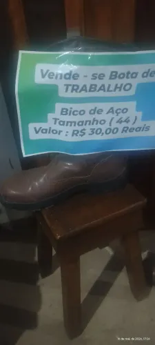 Bota de trabalho precisa colocar o Solado 