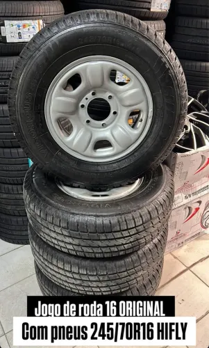 4 aros de ferro com pneus zerados.