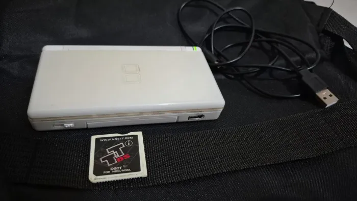 Nintendo DS Lite Crystal White