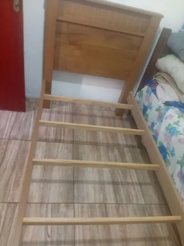 Vendo cama muito nova por 300 reais
