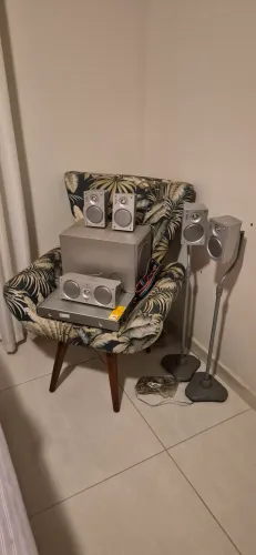 Home Theater 5.1 Philips Prata c/ Pedestais*