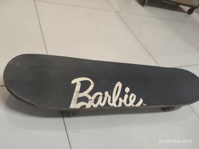 SKATE- Barbie