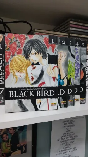 Lote mangás Black Bird (vol. 1 ao 5)