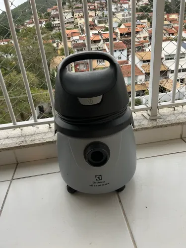 Aspirador de Pó e Água Eletrolux A10 Smart 1400W